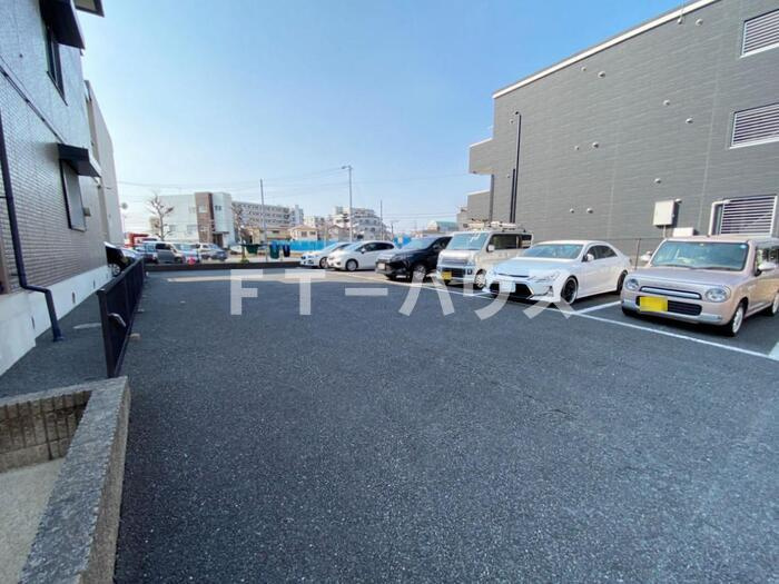 アベニューサイド本郷の駐車場|駐車場
