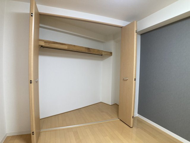 ラムール長田の収納|幅広の大きなクローゼット