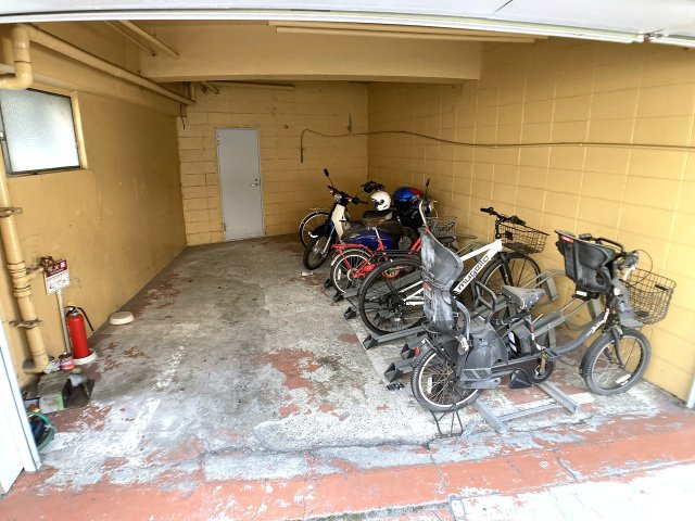 ラムール長田のその他共用部分|駐輪スペース、バイクも置けます（無料）