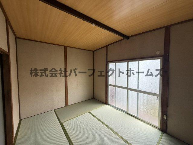 香里西之町テラスハウス　賃貸の和室|フローリングだけでなく、和室もあります