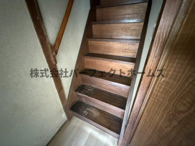 香里西之町テラスハウス　賃貸の内装|明るい色調の室内です