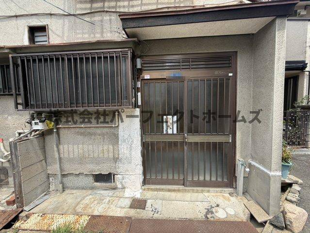香里西之町テラスハウス　賃貸のエントランス|毎日通るエントランスはこのようになっています
