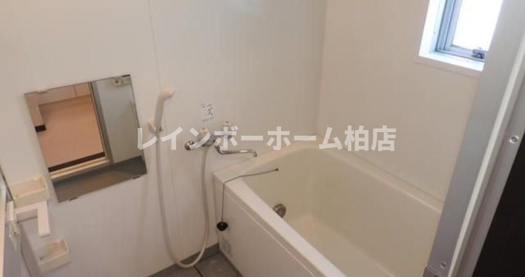 特典：仲介手数料が無料です!!の浴室|追い焚き機能があります