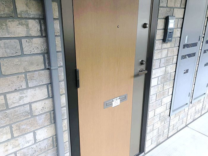スタシオン東野・アクシス　Ａ棟のエントランス