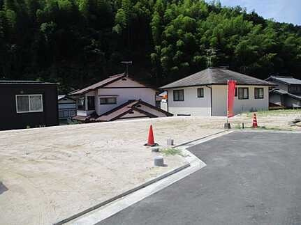 廿日市市地御前北３丁目　新築一戸建ての前面道路含む現地写真