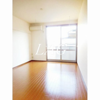 【居間・リビング】 | ラ・ヴィーニュⅢ | 洋室のお部屋です。