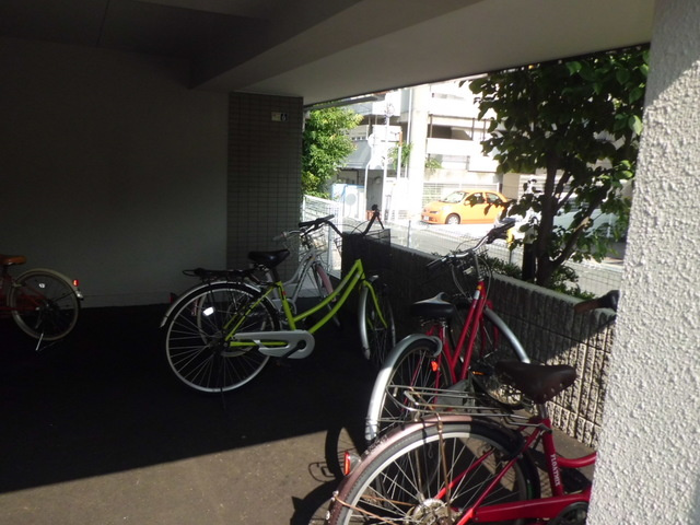 プリメーラリヨンⅡの駐車場