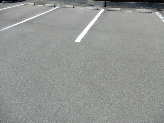 たつの市龍野町富永のハイツの駐車場