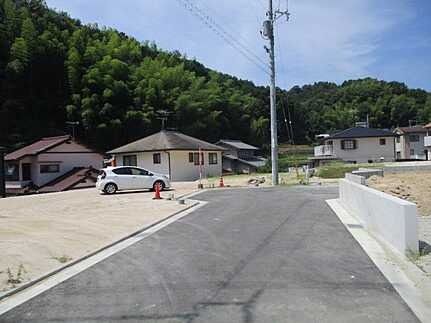 廿日市市地御前北３丁目　新築一戸建ての前面道路含む現地写真
