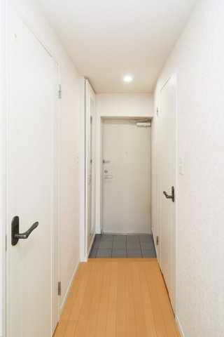 サヴォイテンジンクォーター　4階の玄関|別号室のものです。現状優先になります。