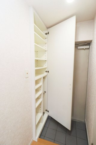 サヴォイテンジンクォーター　4階の収納|別号室のものです。現状優先になります。