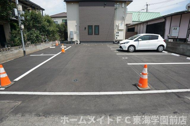 アペゼ　OBGの駐車場