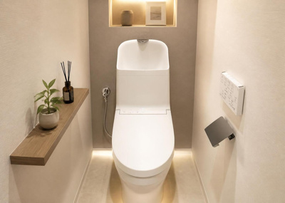 【トイレ】 | ルネグランディア | 2026年8月のリフォームにて新調予定の温水洗浄便座付きトイレです。毎日使う水回り空間だからこそ衛生面や機能性にこだわり、清潔感あふれる快適でリフレッシュできる心地よいプライベート空間に仕上がります。