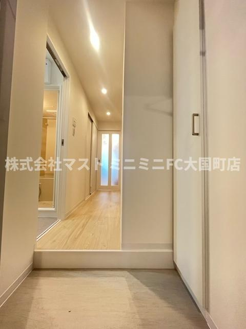 Nu岸里駅前の玄関