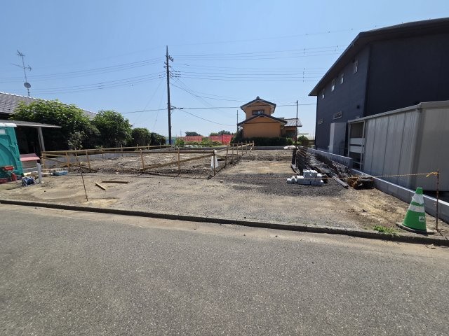 新築　太田市南ヶ丘町第3　1号棟　Cradle Gardenの駐車場|現地写真　駐車は建物南東側に並列2台可能です！