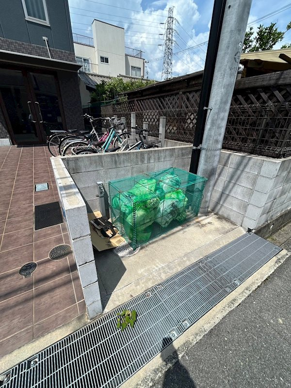 尼崎市猪名寺３丁目のアパートのその他
