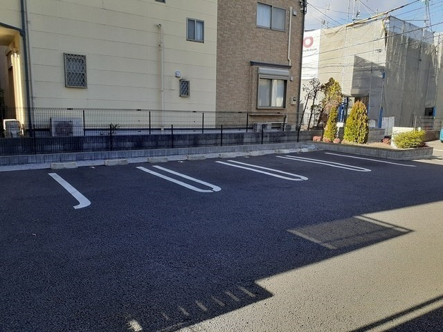シャン　ベルジュの駐車場