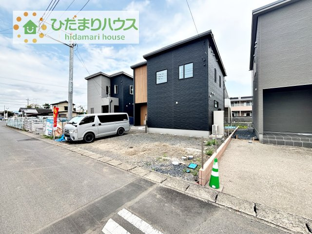 【駐車場】 | 筑西市二木成　新築戸建　2号棟 | マイホームなら駐車場代がかかりません！しかも、自宅の駐車場で洗車ができます！今までコイン洗車に行っていた手間も省けて、節約にもつながります(^^♪