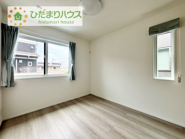【洋室】 | 筑西市二木成　新築戸建　2号棟 | 夏場に心地良いひんやり感はフローリングならでは☆彡