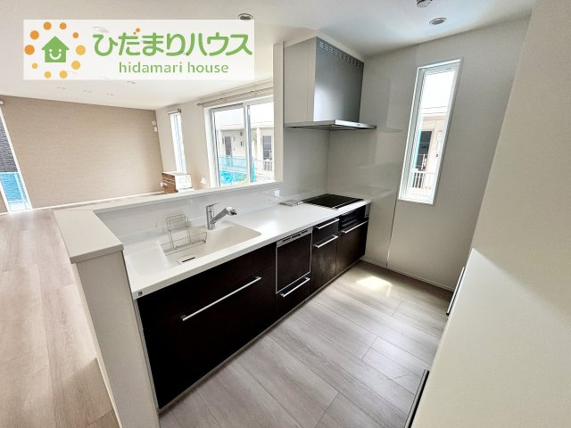 【キッチン】 | 筑西市二木成　新築戸建　2号棟 | 料理をしながらでも、ご家族との会話を楽しめる対面式キッチン♪