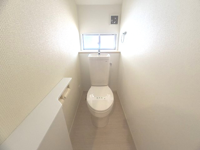 神戸市西区枝吉４丁目戸建のトイレ