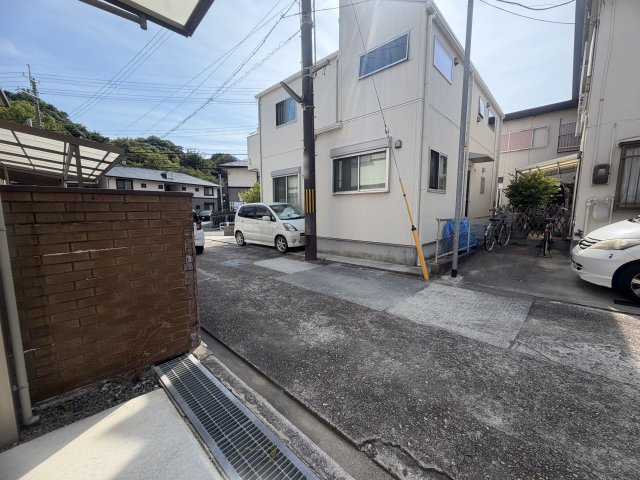 神戸市西区枝吉４丁目戸建の前面道路含む現地写真