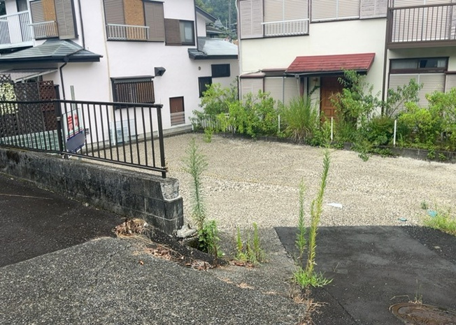【外観】 | 家を建てる前提で土地を探している場合、地盤の丈夫さは譲れない条件の一つです。地盤が脆弱だと追加工事が必要となります。また、過去に地盤沈下や液状化現象を起こした土地は、できるだけ避けた方がいいでしょう。