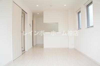 仲介手数料（賃料の1.10ヵ月）の50％OFF対象物件！の居間・リビング