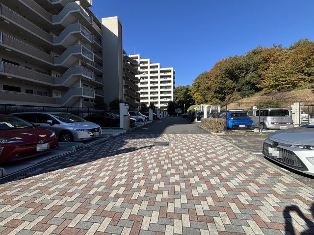 【駐車場】