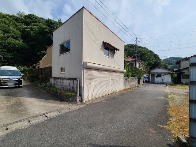 【駐車場】 | 八雲町熊野中古戸建 | 車をお持ちの方に嬉しい駐車場付きの物件です