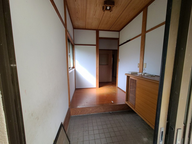【玄関】 | 八雲町熊野中古戸建 | 明るい玄関です