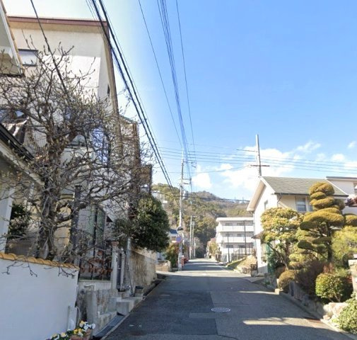 五毛通3丁目の前面道路含む現地写真|前道は陽当たり・風通しが良い幅員6.7ｍ