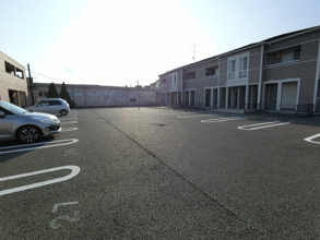 【駐車場】