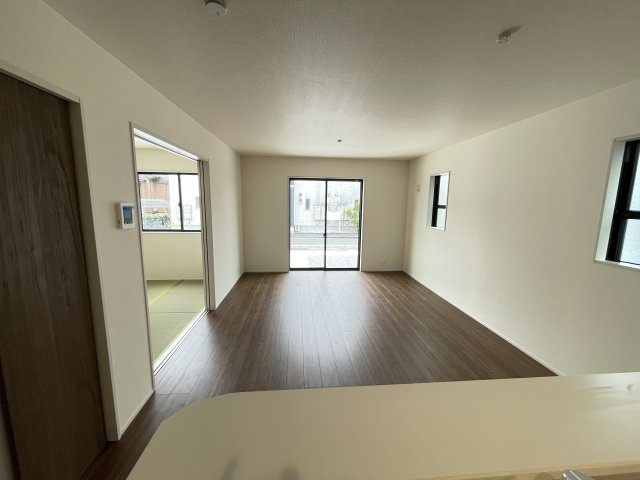 高崎市新町第８（全9棟）8号棟の居間・リビング