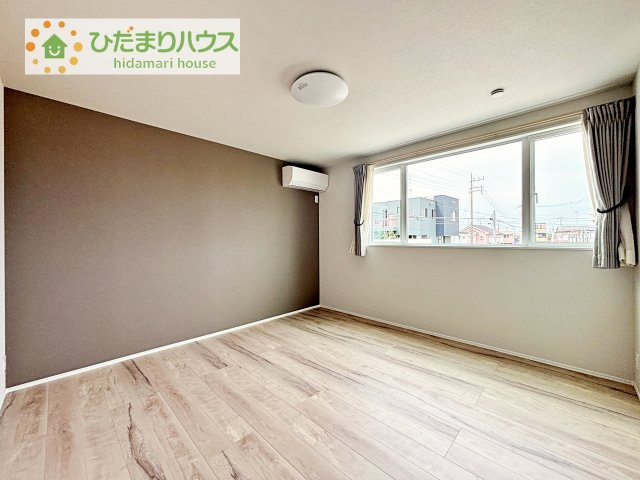 【寝室】 | 筑西市二木成　新築戸建　1号棟 | 広めの主寝室は、ベッドの他にもパソコンデスクやドレッサーなども置けちゃいます(*^-^*)