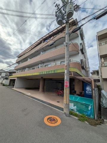 伊丹市大鹿４丁目の店舗事務所