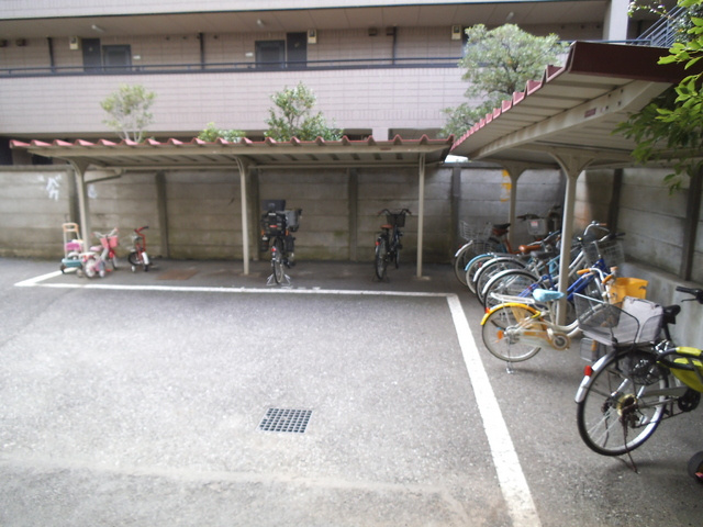 ベルファミーユのその他共用部分|広い駐輪場があります！