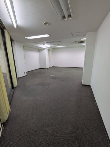 サウサービルの内装