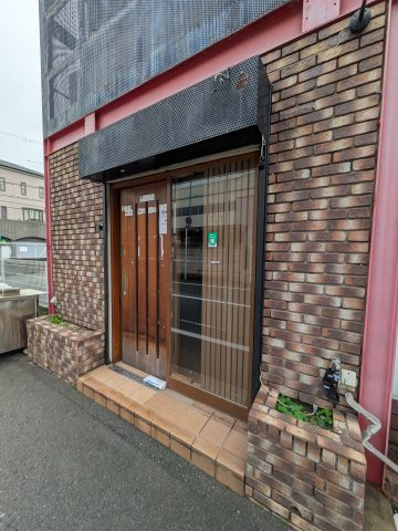 出来島駅近　1階インド料理居抜き店舗のエントランス