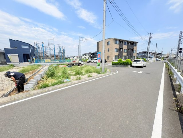 鶴ヶ島市中新田　建築条件なし売地　東武越生線『一本松駅』徒歩3分　【新町小学区】の前面道路含む現地写真