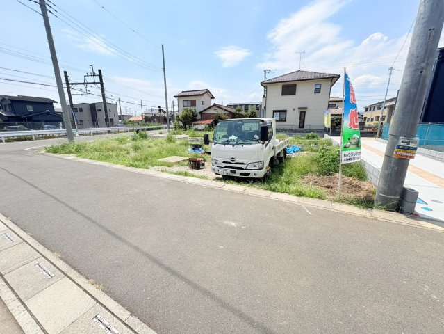 鶴ヶ島市中新田　建築条件なし売地　東武越生線『一本松駅』徒歩3分　【新町小学区】の前面道路含む現地写真