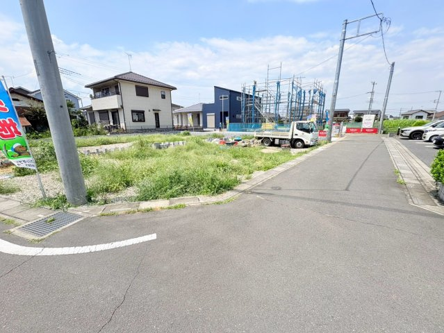 鶴ヶ島市中新田　建築条件なし売地　東武越生線『一本松駅』徒歩3分　【新町小学区】の前面道路含む現地写真