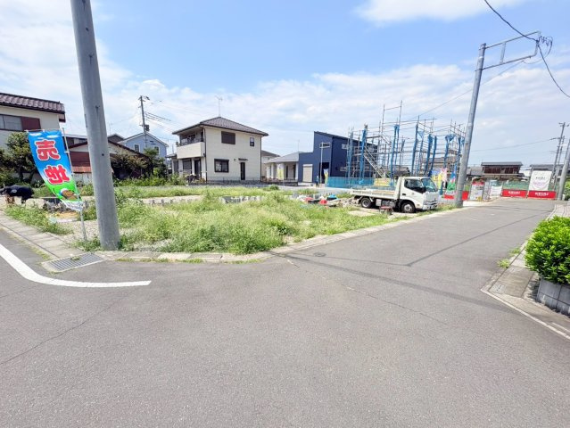 鶴ヶ島市中新田　建築条件なし売地　東武越生線『一本松駅』徒歩3分　【新町小学区】の前面道路含む現地写真