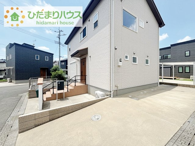 【駐車場】 | 牛久市田宮町　中古戸建 | マイホームなら駐車場代がかかりません。しかも、自宅の駐車場で洗車ができます！今までコイン洗車に行っていた手間も省けて、節約にもつながります(^^♪