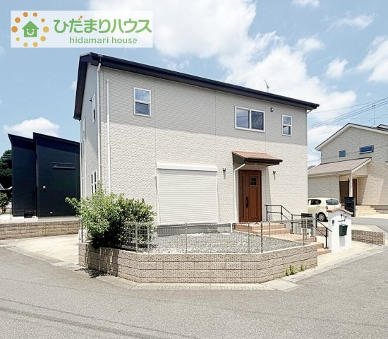 【外観】 | 牛久市田宮町　中古戸建 | 南道路で日当たり良好！！お洗濯物もすぐ乾いちゃいますね(*^-^*)