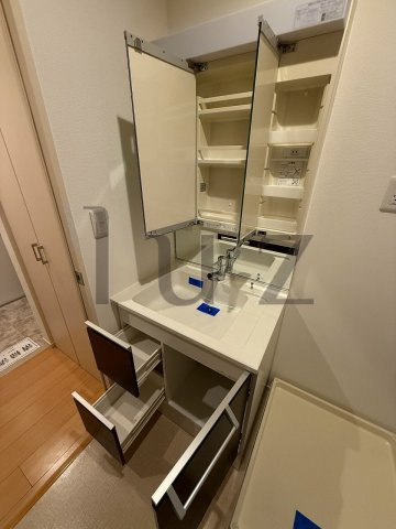 グラスパークの独立洗面台