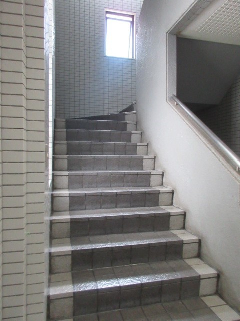 関内フレックスビルのその他|共用階段　※現況優先