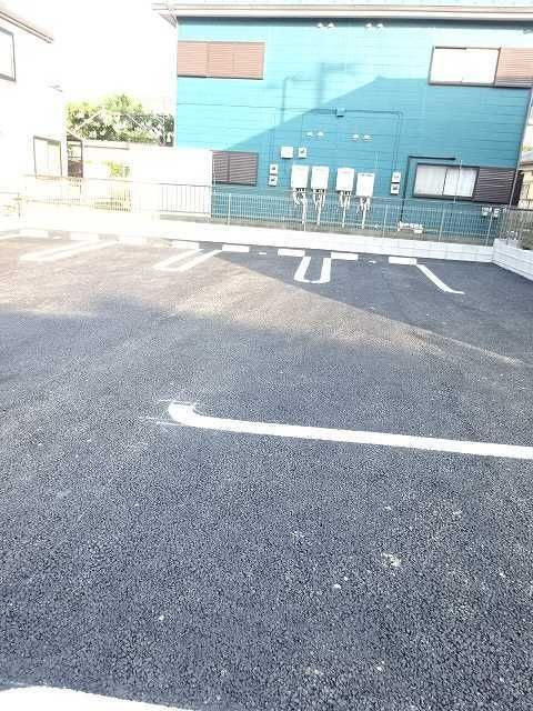 ベルメゾンの駐車場