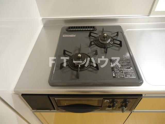 アンバーヒルのキッチン|グリル付き2口コンロ