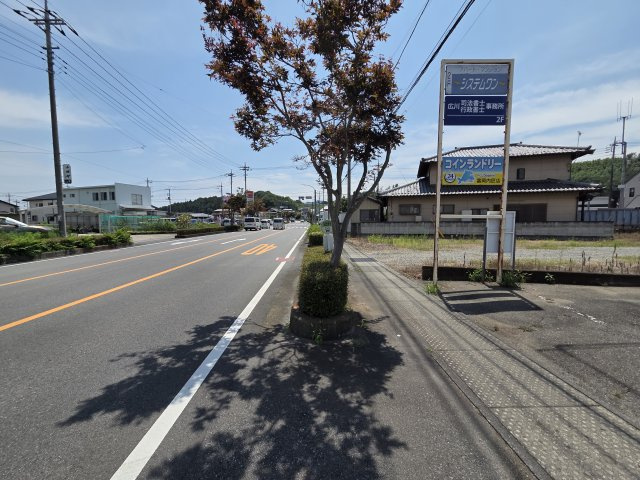 富岡市内匠　売地の前面道路含む現地写真|東側前面道路幅員約17.1ｍ